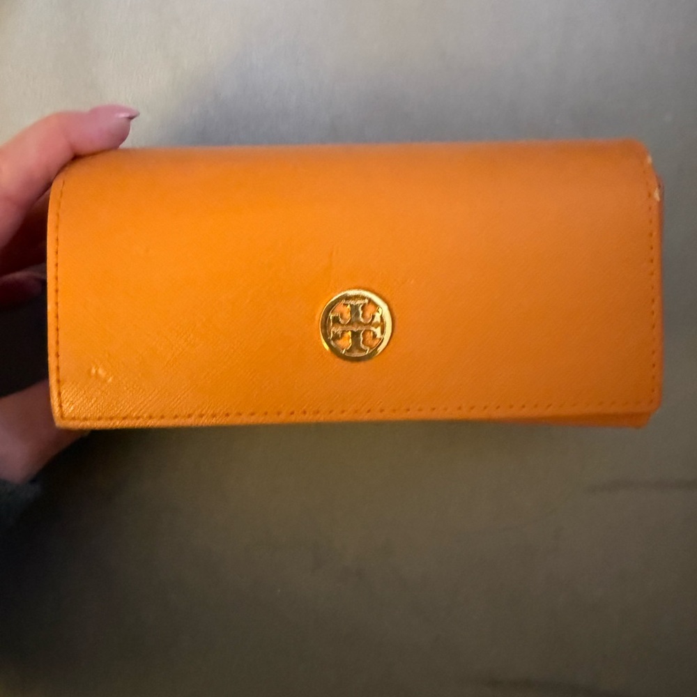 Tory Burch Tortoise Sunglasses with Bold Orange Case - Picture 9 of 14